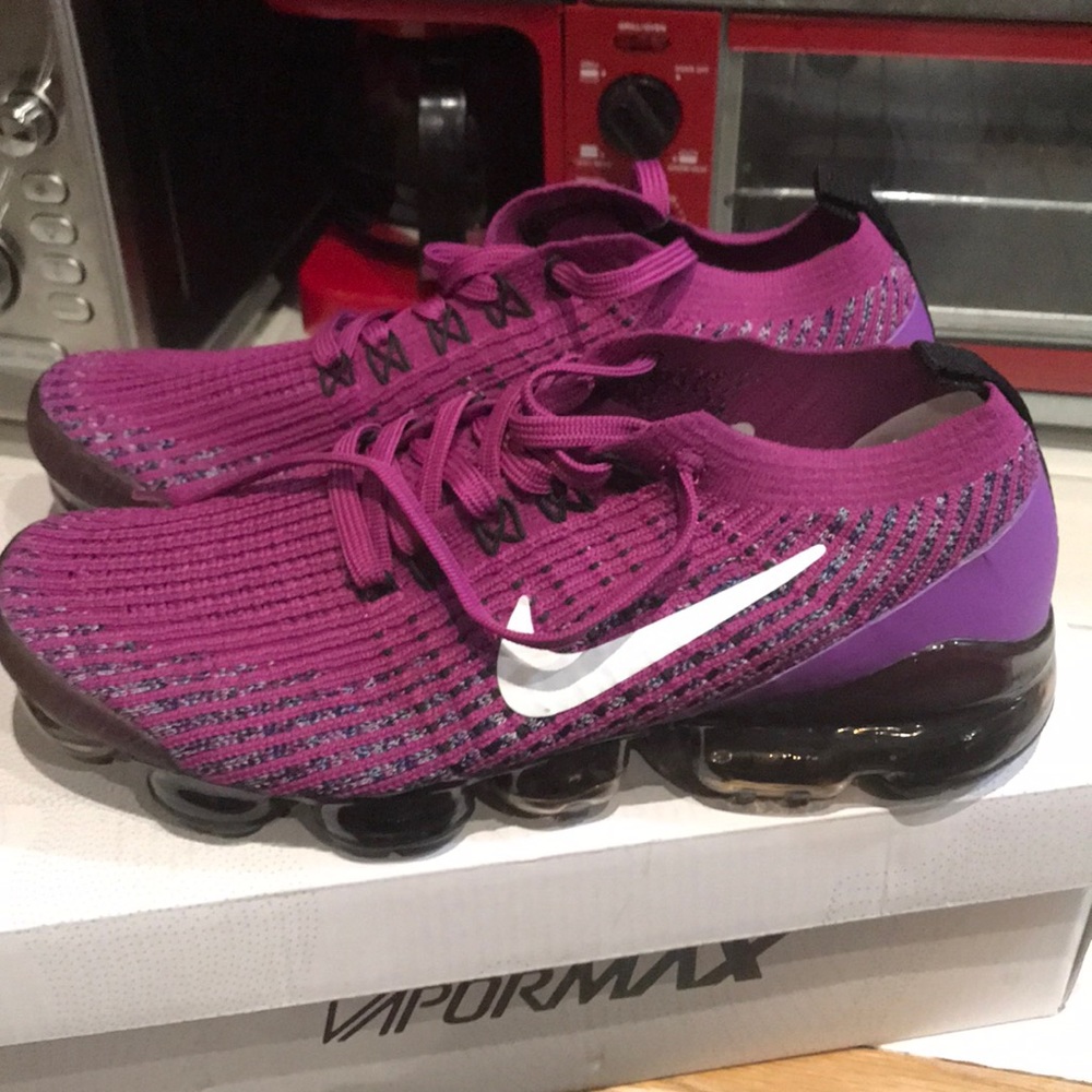 VAPORMAX ON PURPLE